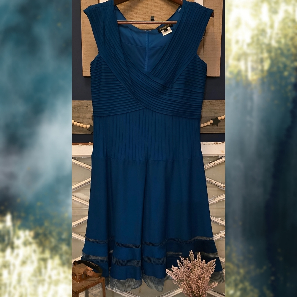 Tadashi Shoji Pintuck Jersey Portrait Cocktail Dress - Marina, XL
